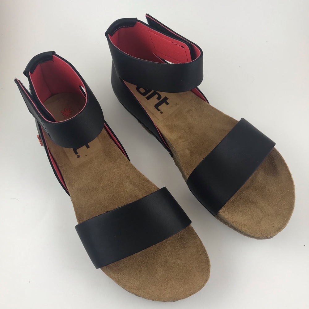 NIB Art Company Spanish Black Leather Creta Sandals